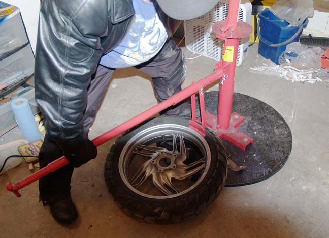 tool to remove tire from rim